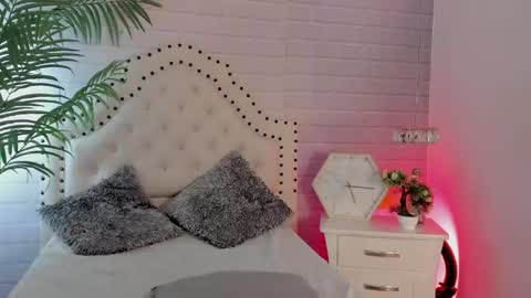  Eurekaa  online show from February 27, 2025, 11:04 pm