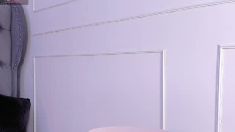Eva  online show from May 18, 2026, 4:07 am