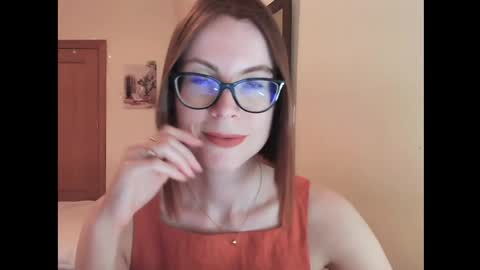 Snapshot of eva_cutesmile chatting on May 25, 2026, 6:47 pm Eva online show from May 25, 2026, 6:47 pm