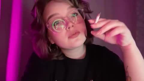 Snapshot of eva_kittenn chatting on November 3, 2025, 5:47 pm eva_kittenn online show from November 3, 2025, 5:47 pm