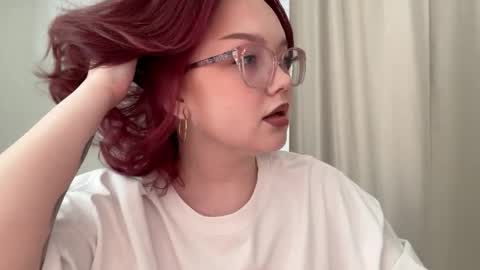 eva_kittenn online show from May 10, 2026, 12:54 pm