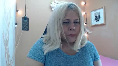 eva_love49 online show from November 12, 2025, 12:16 pm