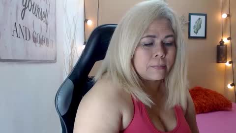 eva_love49 online show from December 2, 2025, 12:21 pm