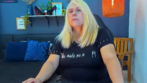 eva_love49 online show from July 4, 2026, 5:41 pm