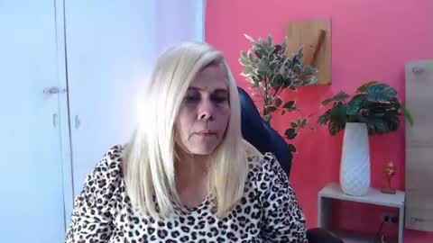 eva_love49 online show from July 6, 2026, 6:54 pm