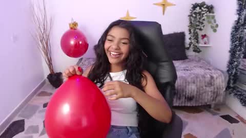 Eva  online show from December 16, 2025, 4:39 am