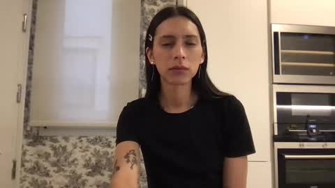 Snapshot of eva_marieee chatting on December 11, 2024, 3:26 pm eva marieee online show from December 11, 2024, 3:26 pm