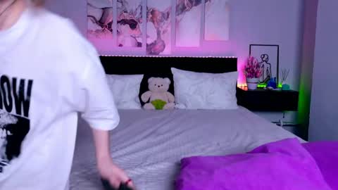 Snapshot of eva_meaw chatting on June 1, 2026, 6:20 pm Eva meaw online show from June 1, 2026, 6:20 pm