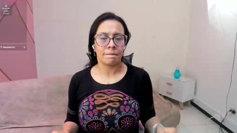 Eva  online show from October 15, 2025, 3:01 pm