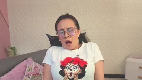 Eva  online show from June 4, 2026, 3:18 pm