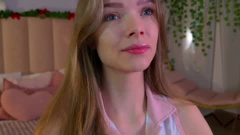 Snapshot of eva_natsumi chatting on December 14, 2024, 5:29 am Eva online show from December 14, 2024, 5:29 am