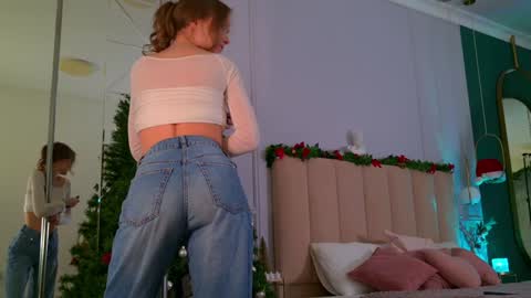 Snapshot of eva_natsumi chatting on December 22, 2024, 8:38 am Eva online show from December 22, 2024, 8:38 am