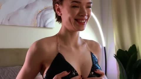 Snapshot of eva_natsumi chatting on February 24, 2025, 10:48 am Eva online show from February 24, 2025, 10:48 am