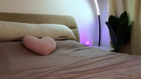 Snapshot of eva_natsumi chatting on March 5, 2025, 12:00 pm Eva online show from March 5, 2025, 12:00 pm