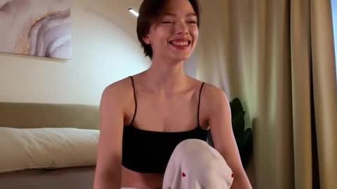 Snapshot of eva_natsumi chatting on March 8, 2025, 12:41 pm Eva online show from March 8, 2025, 12:41 pm