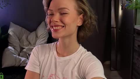 Snapshot of eva_natsumi chatting on October 26, 2025, 5:41 pm Eva online show from October 26, 2025, 5:41 pm