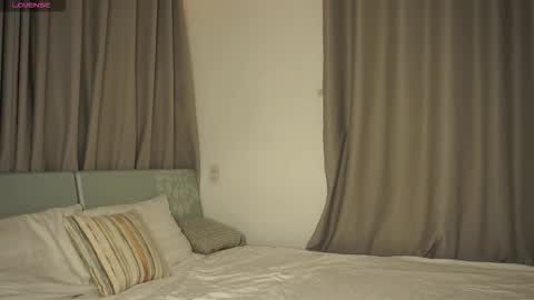 Eva online show from October 13, 2025, 3:34 pm