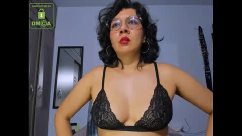 Snapshot of eva_rain01 chatting on October 11, 2025, 2:11 am Eva online show from October 11, 2025, 2:11 am