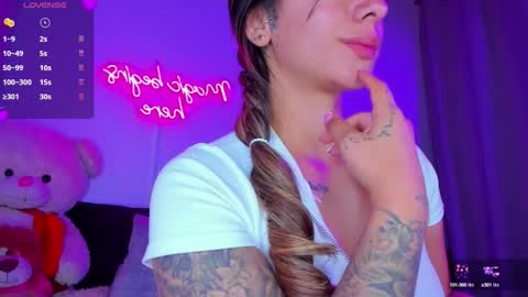 Snapshot of eva_shinee_ chatting on October 15, 2025, 11:10 am Eva Shinee online show from October 15, 2025, 11:10 am