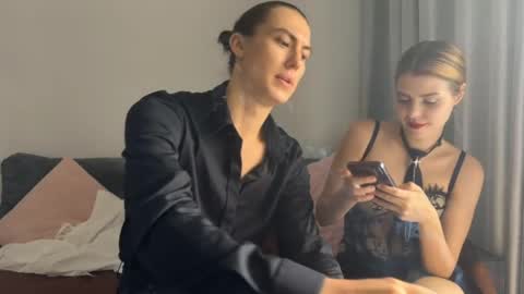 eva_simon__ online show from May 6, 2026, 4:30 am