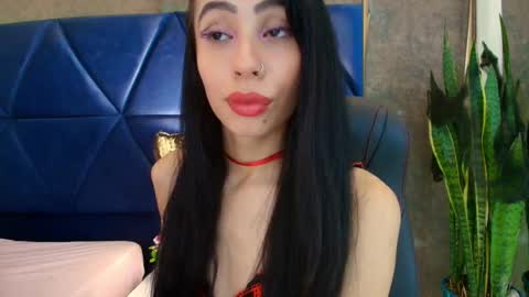 EVA CLOEE online show from October 20, 2025, 12:33 am