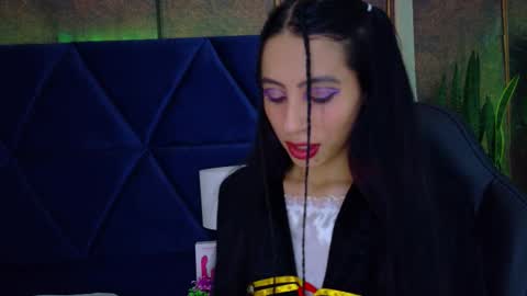 EVA CLOEE online show from October 31, 2025, 1:06 am