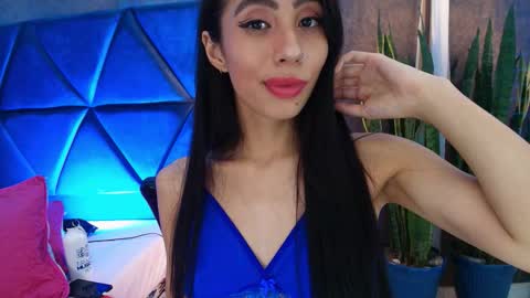 EVA CLOEE online show from November 12, 2025, 11:03 pm