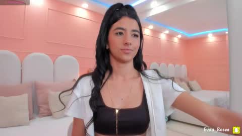 Snapshot of evaa_rose_ chatting on February 1, 2026, 8:29 pm Eva online show from February 1, 2026, 8:29 pm