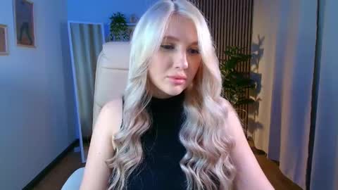 Eva  online show from April 19, 2026, 9:19 am