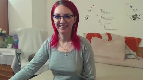 Snapshot of evadesireone chatting on February 17, 2025, 2:04 pm EvadesireONE online show from February 17, 2025, 2:04 pm