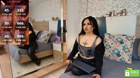 Evadne online show from October 20, 2025, 6:52 pm