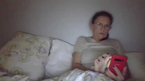 evaglad online show from October 1, 2025, 5:19 pm