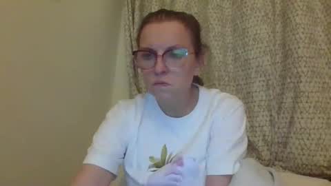 evaglad online show from October 4, 2025, 7:23 pm