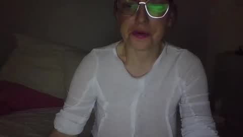 evaglad online show from October 18, 2025, 12:24 am