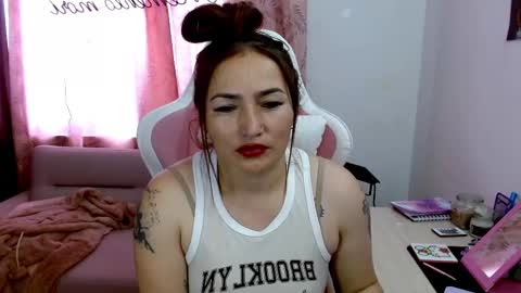 Snapshot of evagrays chatting on February 19, 2025, 7:05 pm Eva online show from February 19, 2025, 7:05 pm