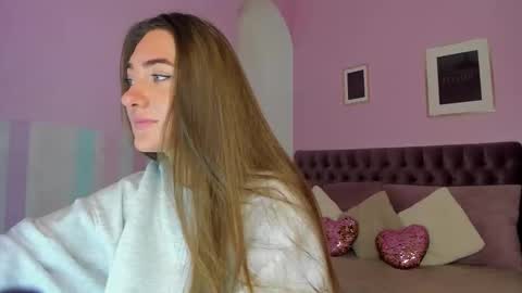 Snapshot of evalaniss chatting on November 10, 2025, 4:00 am Eva online show from November 10, 2025, 4:00 am