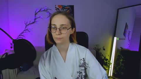 Snapshot of evalora_vei chatting on October 18, 2025, 12:17 pm evalora online show from October 18, 2025, 12:17 pm