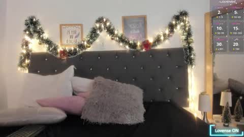 Eva  online show from December 20, 2025, 2:57 pm