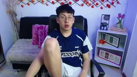 Snapshot of evan_connell chatting on March 22, 2026, 11:46 am Evan online show from March 22, 2026, 11:46 am