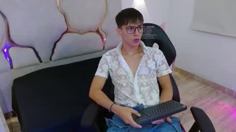 evan_tay online show from January 11, 2026, 2:38 am