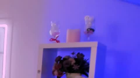 Eva  online show from February 14, 2025, 1:18 pm