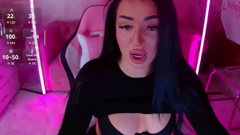 Eva online show from October 15, 2025, 5:35 pm