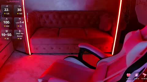 Snapshot of evanew_ chatting on November 30, 2025, 5:50 pm Eva online show from November 30, 2025, 5:50 pm