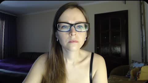 Snapshot of evangeline06 chatting on March 5, 2025, 8:32 am YourMistress online show from March 5, 2025, 8:32 am