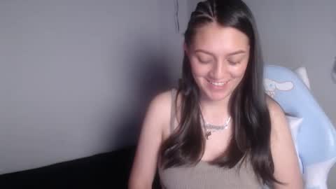 eva  online show from November 13, 2025, 3:49 am