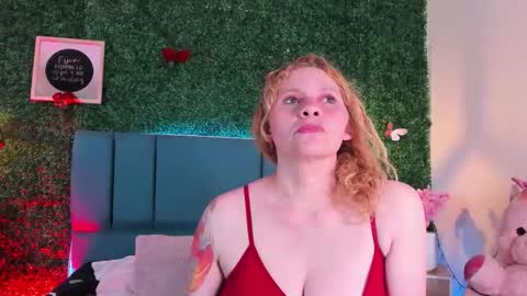 Snapshot of evangelyne_rose chatting on February 4, 2026, 7:20 pm Evangelyne online show from February 4, 2026, 7:20 pm