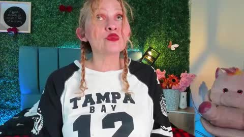 Snapshot of evangelyne_rose chatting on February 7, 2026, 7:28 pm Evangelyne online show from February 7, 2026, 7:28 pm