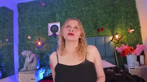 Snapshot of evangelyne_rose chatting on February 23, 2026, 7:22 pm Evangelyne online show from February 23, 2026, 7:22 pm