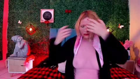 Snapshot of evangelyne_rose chatting on February 25, 2026, 7:12 pm Evangelyne online show from February 25, 2026, 7:12 pm