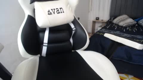 Evan online show from January 6, 2025, 6:10 pm